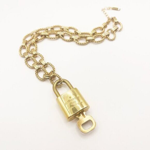 Authentic Louis Vuitton Lock & Key Necklace Pendant Gold-Plated Chain Adjustable - Picture 10 of 11